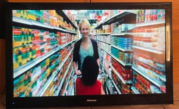 Hisense 42 inch TV photo 4