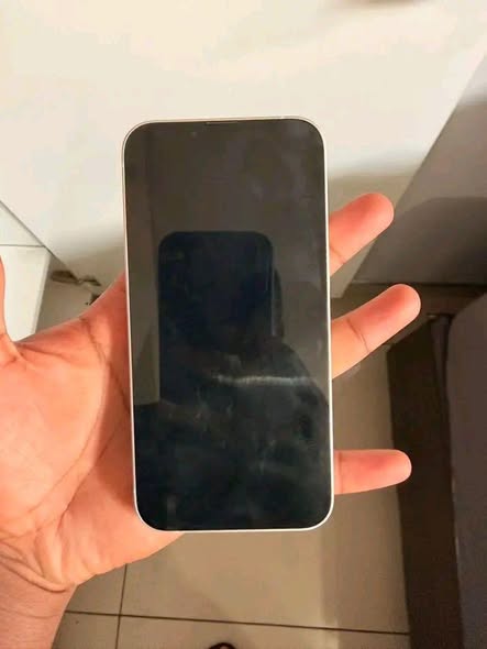 IPHONE 13 photo 2
