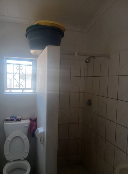 2 bedroom house for sale photo 4