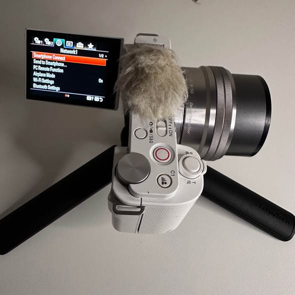 Sony ZV-E10 Mirrorless Camera with 16-50mm Lens (White) + 15 accessory bundle photo 1