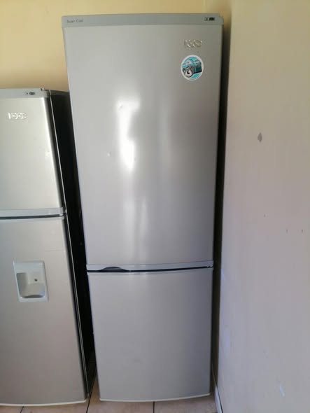 KIC bottom freezer fridge photo 1