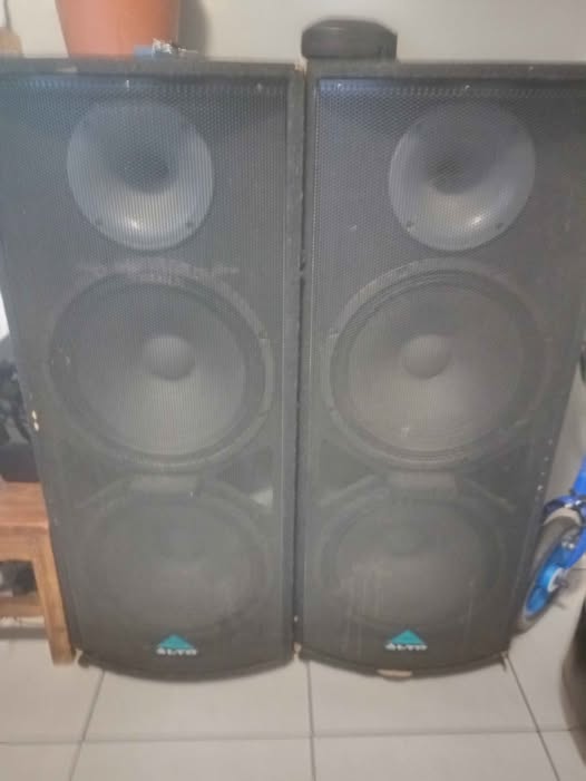 Speakers photo 1