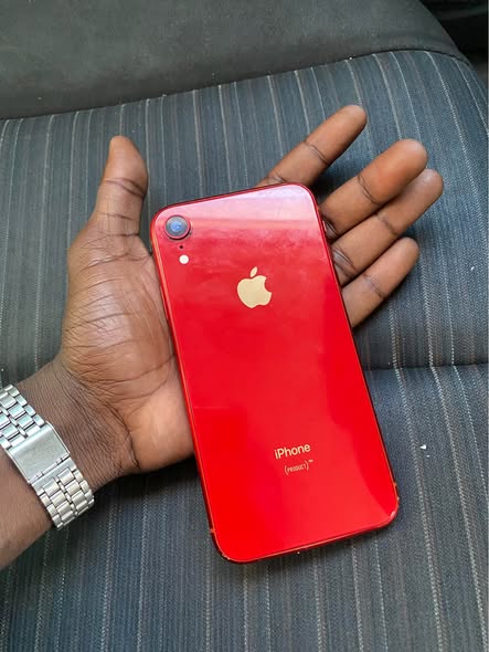 iPhone XR photo 4