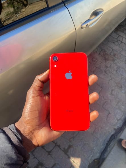 iPhone XR photo 1