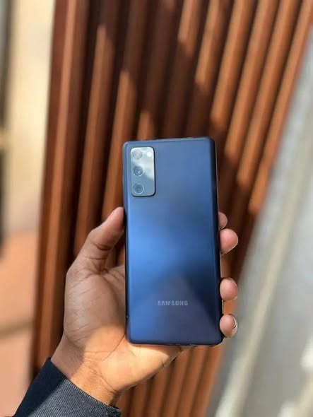 Samsung S20 fe/128GB photo 1