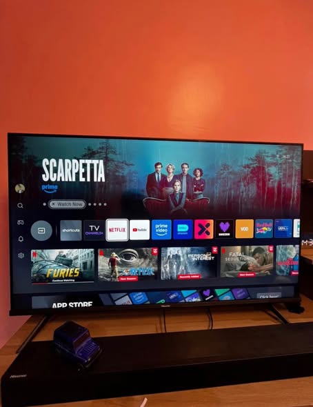 Hisense 43 inch Smart Tv photo 2