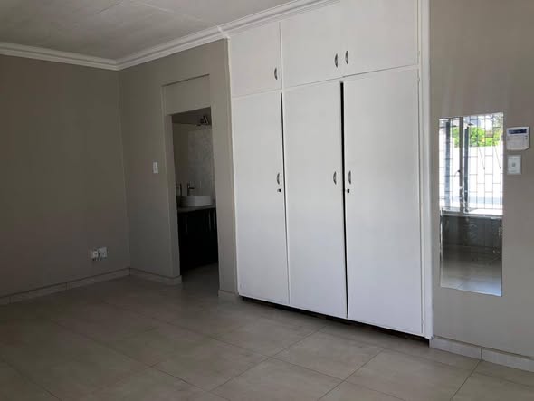 4 BEDROOM HOUSE TO RENT photo 3
