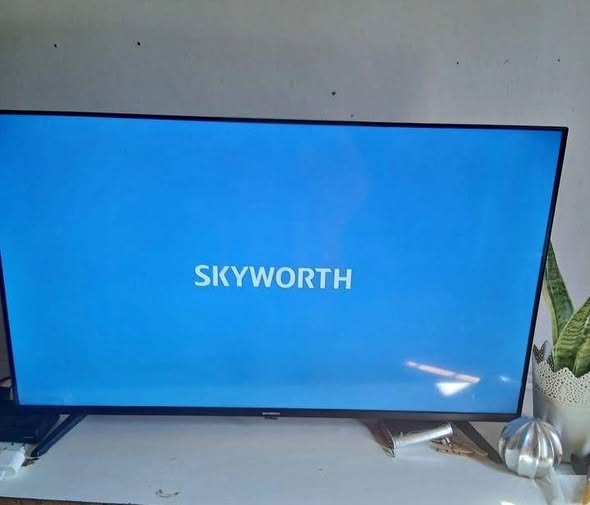 32inch Skyworth LED TV photo 1