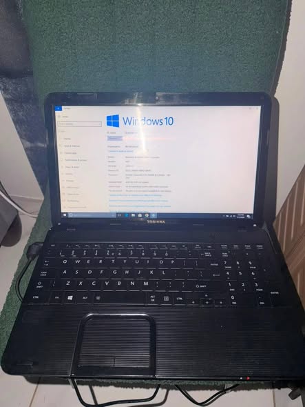 Toshiba laptop photo 1