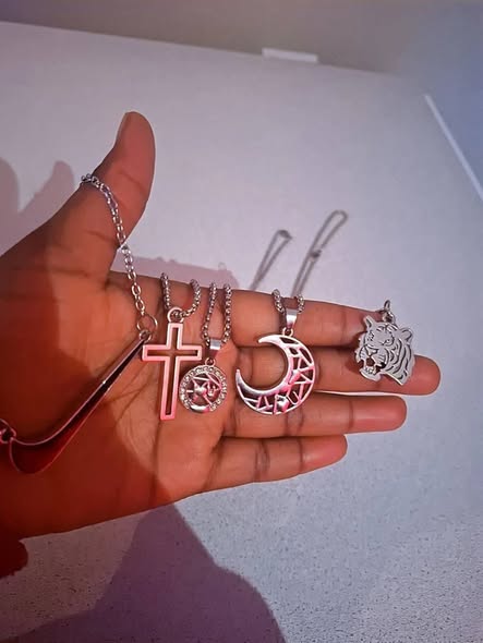 High quality necklaces photo 1