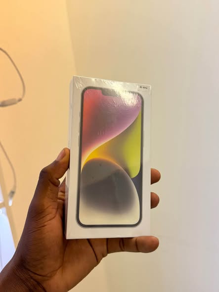 iPhone 14 photo 2