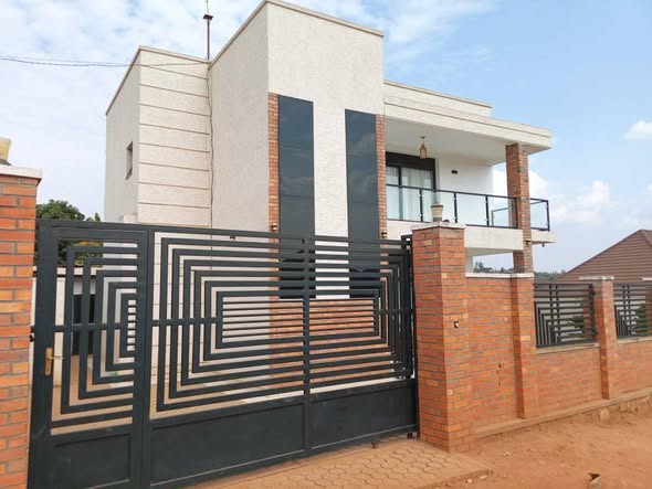 House for sale photo 2
