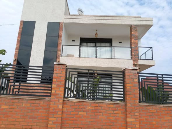 House for sale photo 1