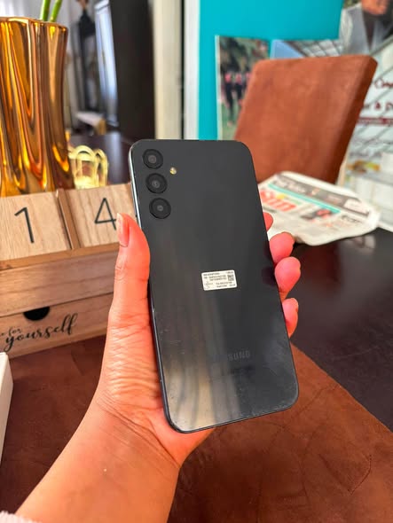 Samsung A24 photo 2