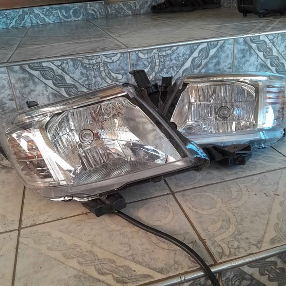 Toyota Hilux New Headlights photo 1