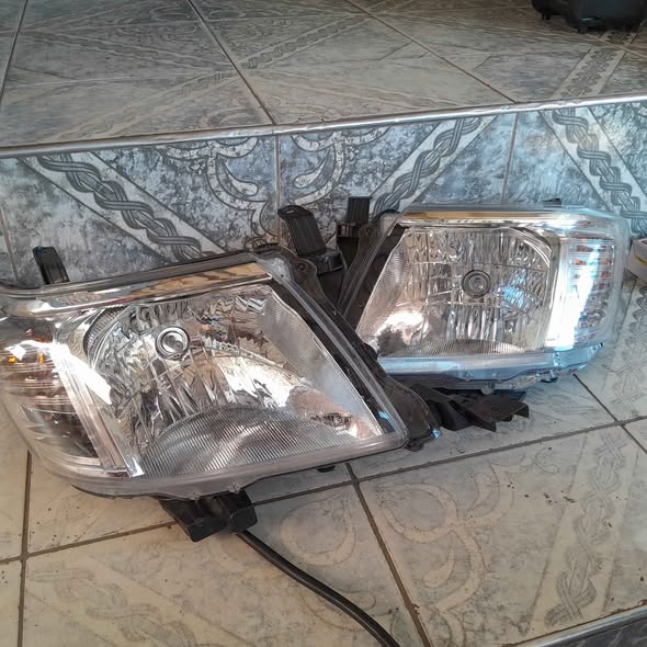 Toyota Hilux New Headlights photo 2