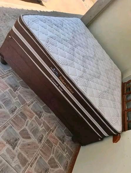 Double and queen bed photo 5