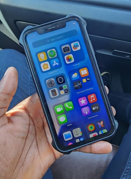 IPhone xR photo 4