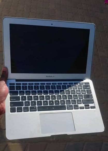 MACBOOK AIR photo 1