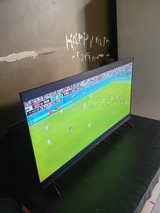 42-inch Sinotec Smart TV photo 1