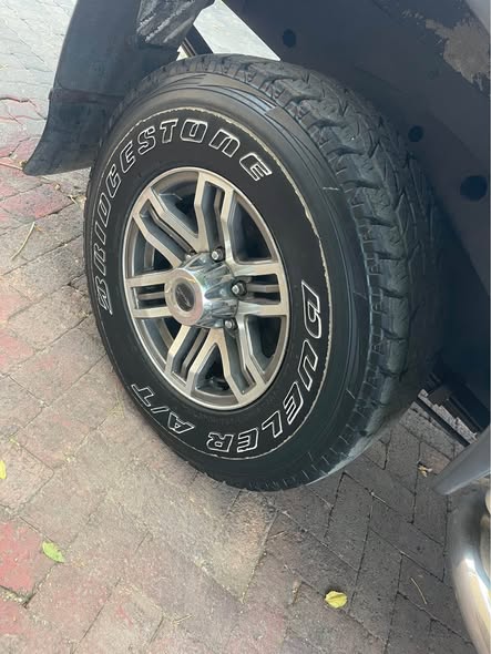 Tires photo 2