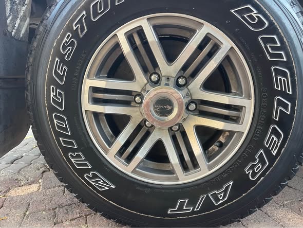 Tires photo 1