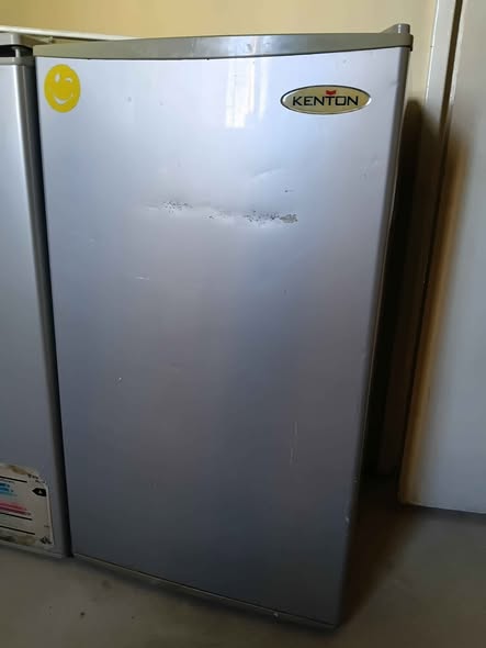 Mini fridge photo 3