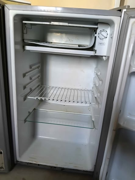 Mini fridge photo 4
