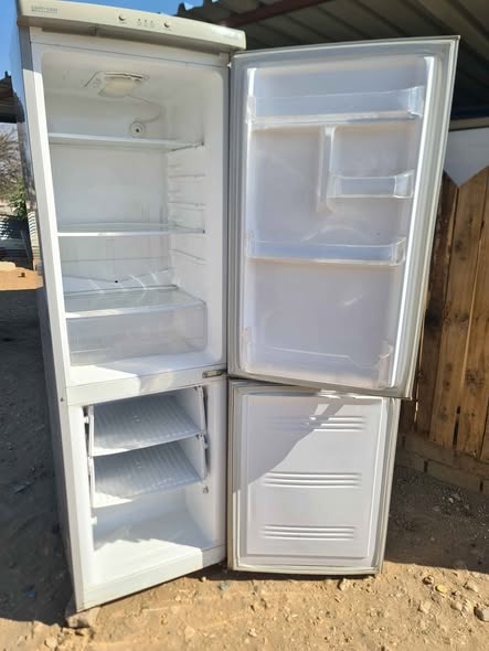 Samsung bottom freezer photo 2
