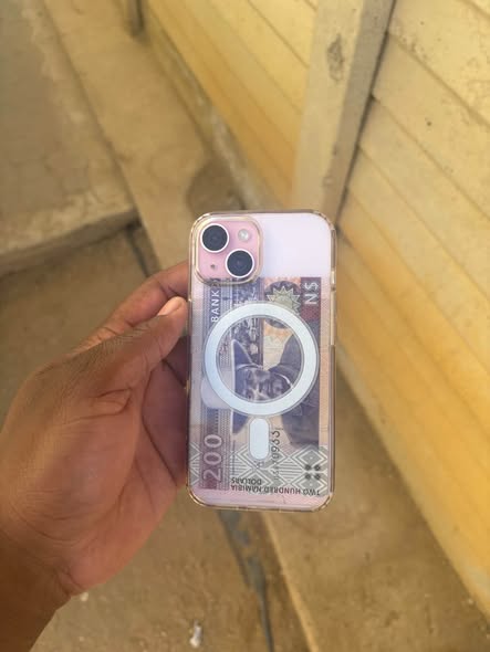 iPhone 15 photo 3