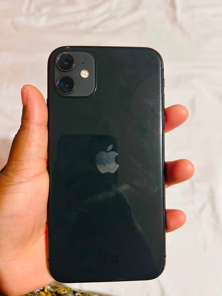 iPhone 11 photo 2