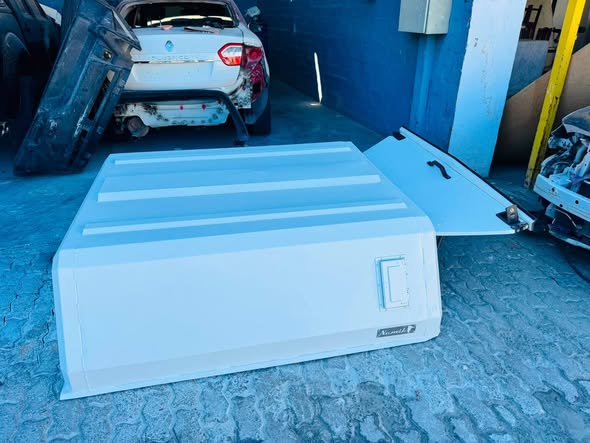 Toyota Hilux GD6 canopy Double cab photo 2