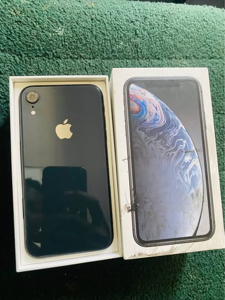 iPhone XR photo 3