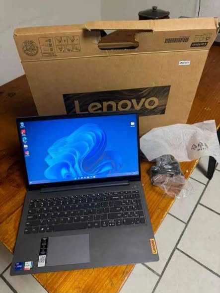 LENOVO LAPTOP 1TB photo 2