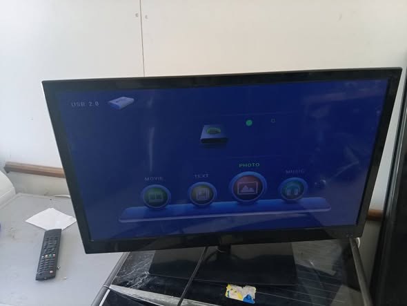 Skyworth 42 inch photo 4