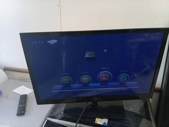 Skyworth 42 inch photo 3