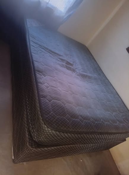 Second hand bed photo 2