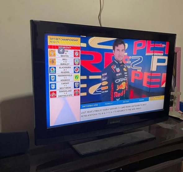 Samsung 32inch Tv photo 1