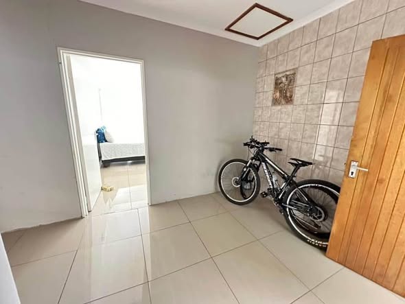 4 BEDROOM HOUSE FOR SALE IN KHOMASDAL photo 2
