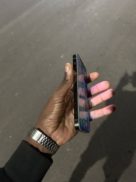 iPhone 12pro ,128gb photo 2