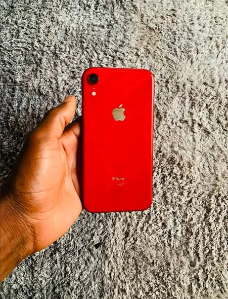iPhone XR photo 1