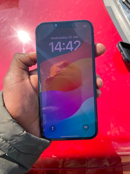 iPhone 13 128 GB photo 2