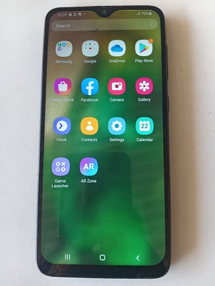 Samsung Galaxy A30 photo 2