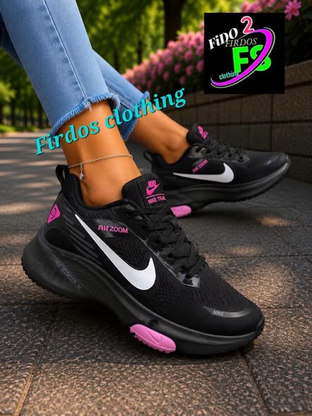 Sneakers photo 3