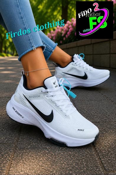 Sneakers photo 1