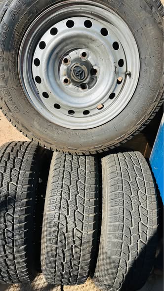 New tires 205/70/15 photo 1