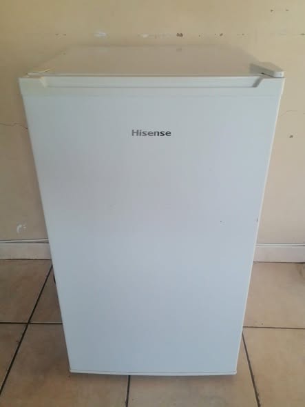 Hisense Mini bar fridge photo 1