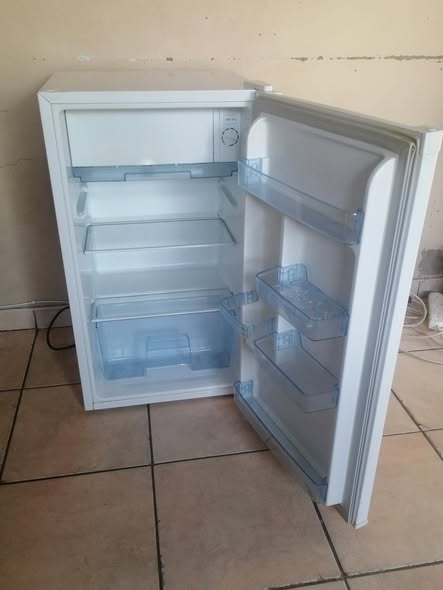 Hisense Mini bar fridge photo 2