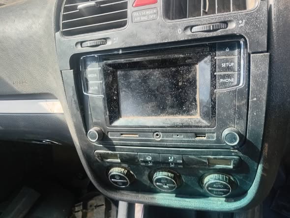 VW STANDARD RADIOS WITH BLUTOOTH photo 1
