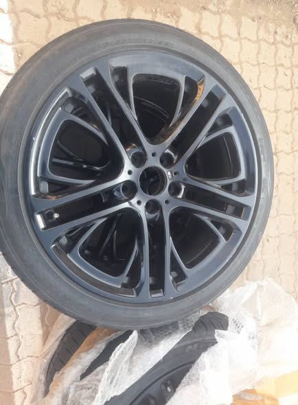 Tyres 245/40/20 photo 2